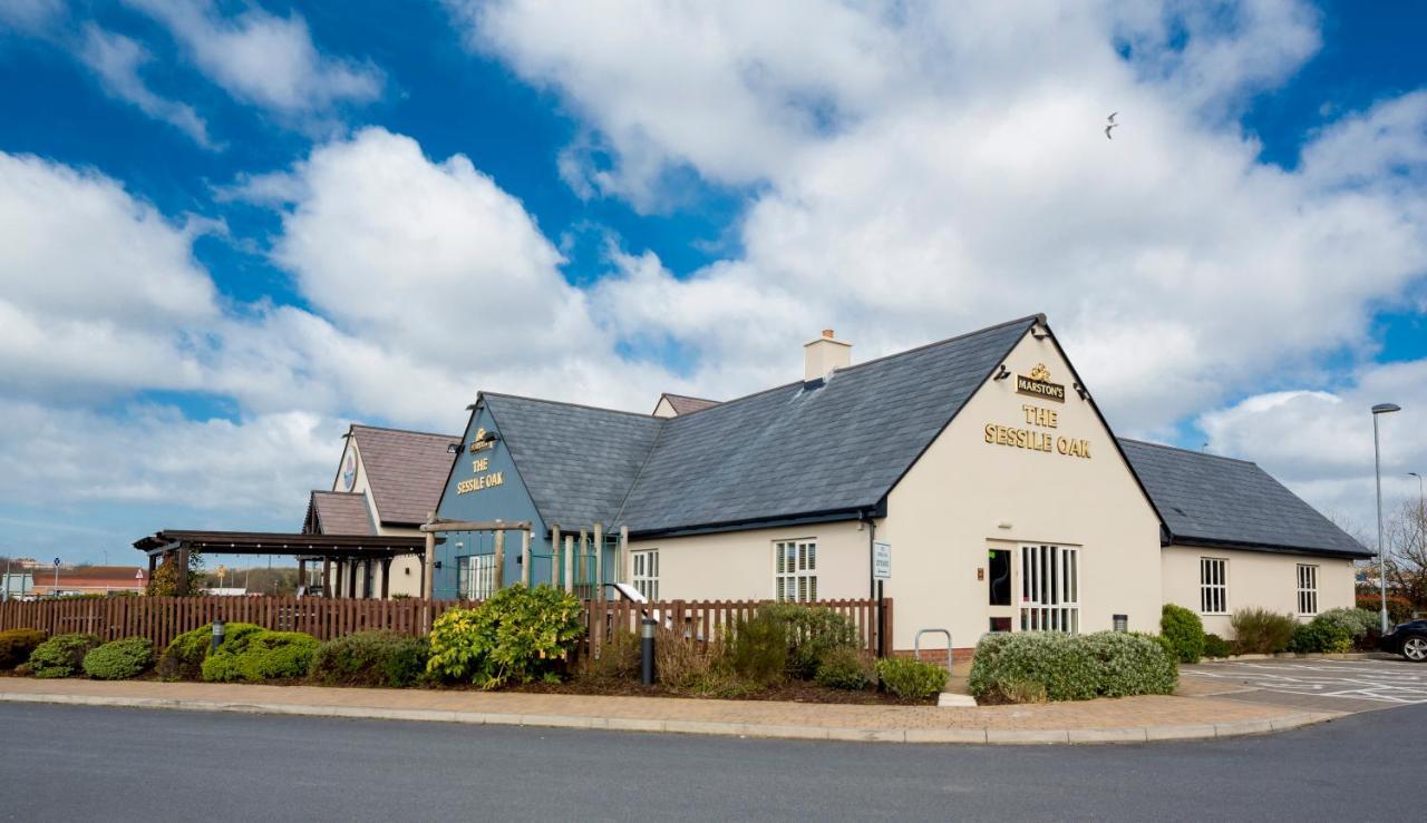Sessile Oak, Llanelli By Marston'S Inns Exterior foto